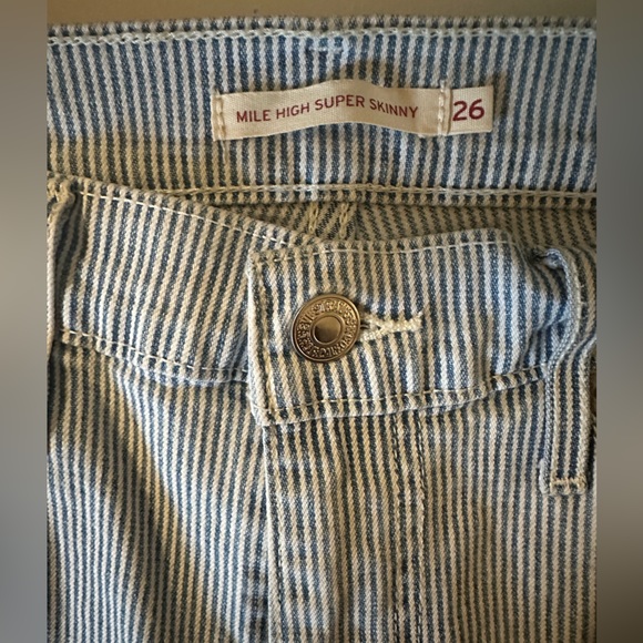 Levi’s Mile High Super Skinny Pinstripe Pant - Picture 4 of 5
